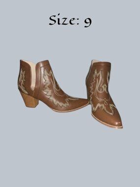 Carcuume Embroidered Western Ankle Cowgirl Boots - Size 9